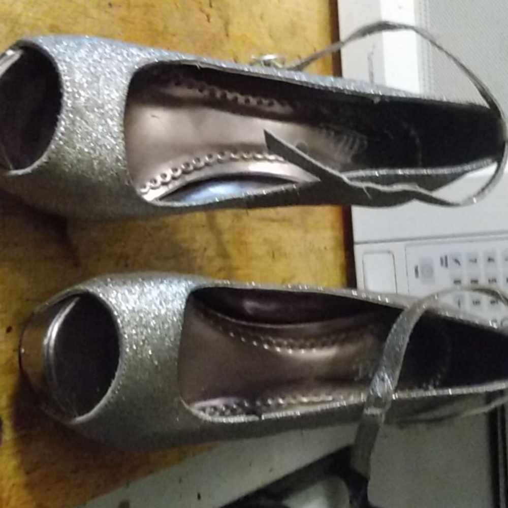 Stiletto heels - Picture 2 of 2